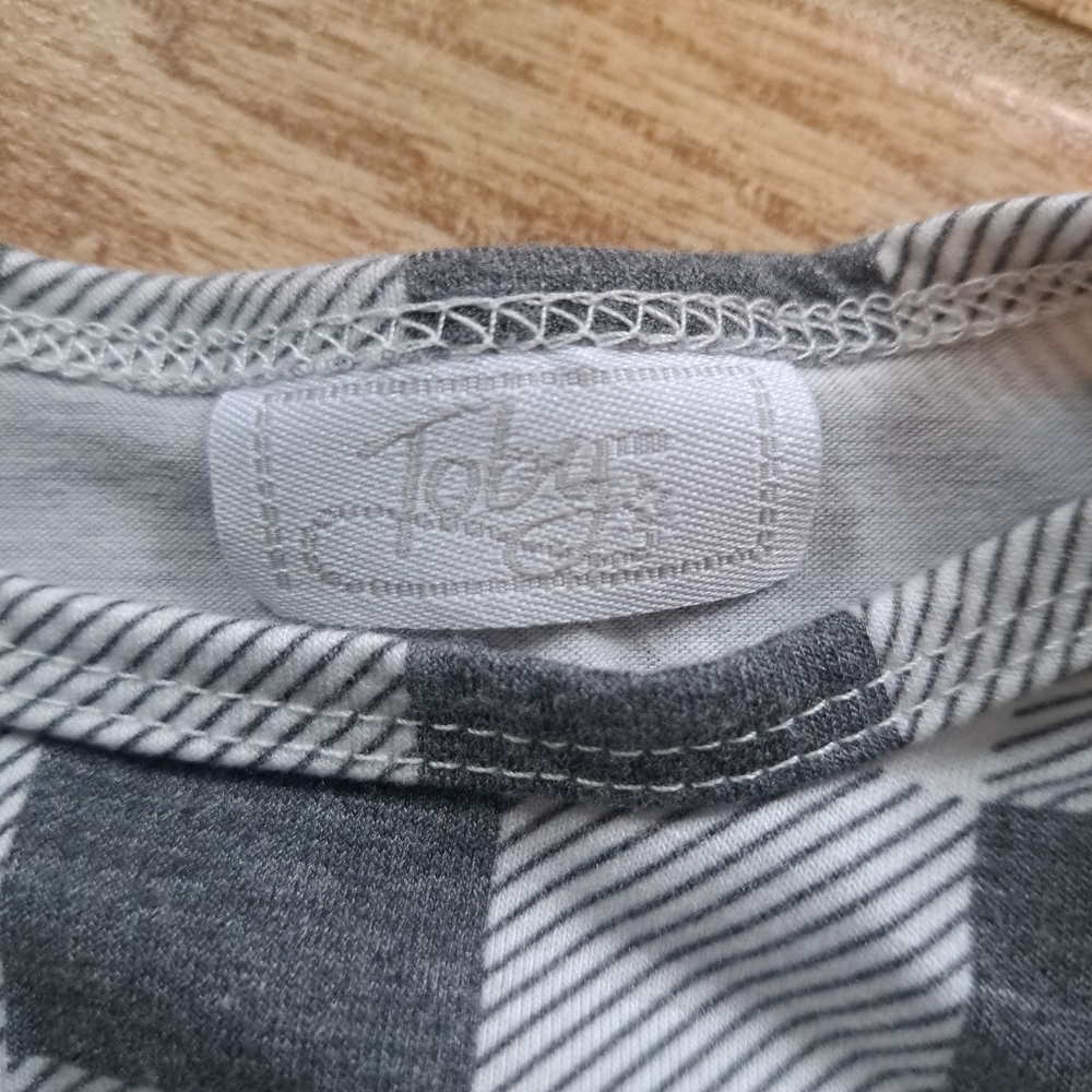 Toby baby gown